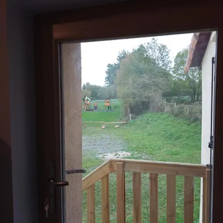 La Poule Aux Oeufs Dort Soudan (Deux-Sevres)