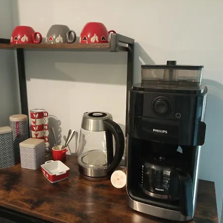 La Poule Aux Oeufs Dort Soudan (Deux-Sevres)